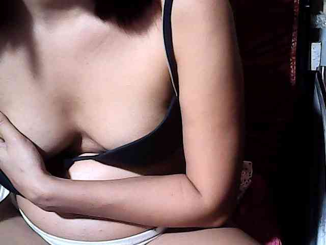 HornyNica webcam