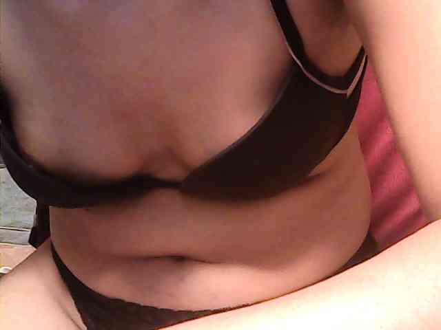 HornyNica webcam