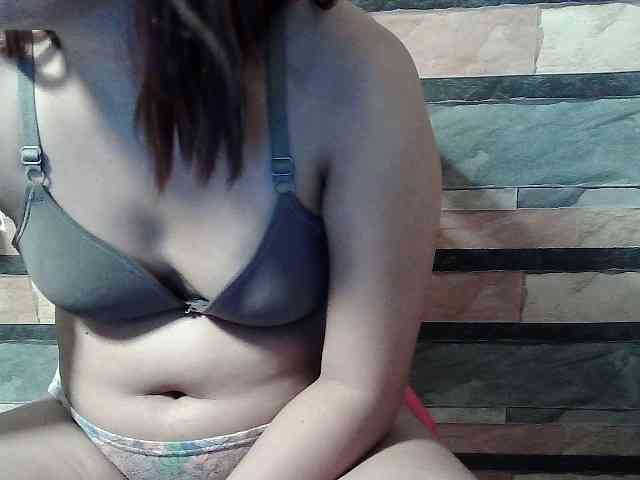 HornyNica webcam