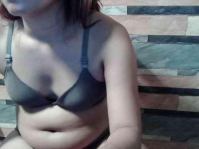 HornyNica webcam