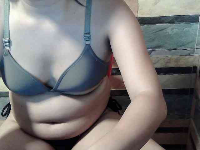 HornyNica webcam