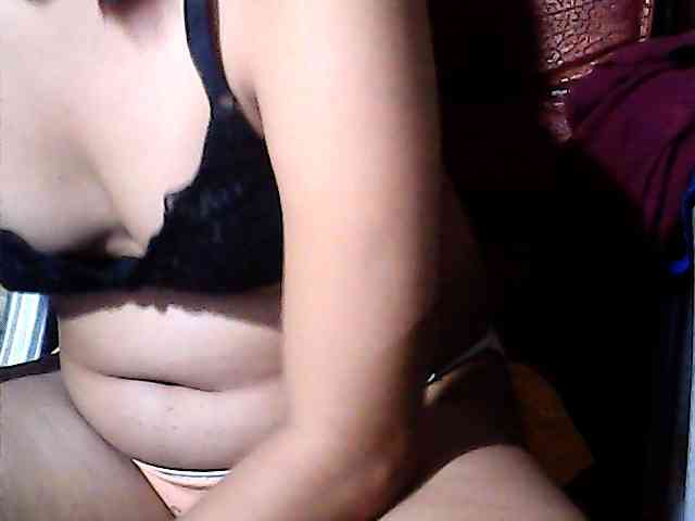 HornyNica webcam