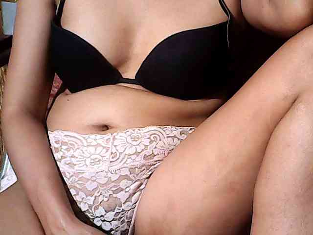 HornyNica webcam