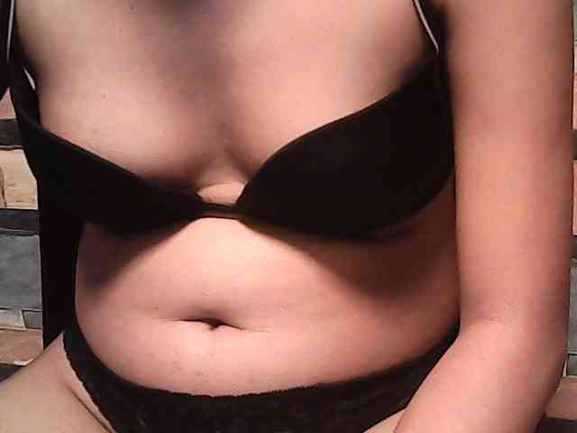 HornyNica webcam