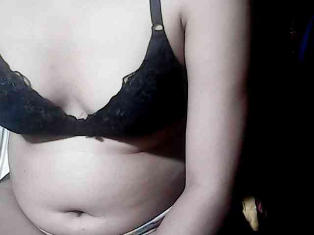 HornyNica webcam