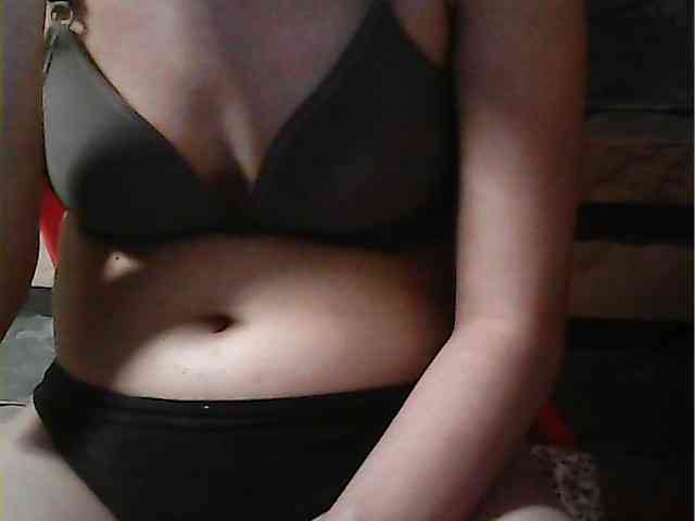 HornyNica webcam