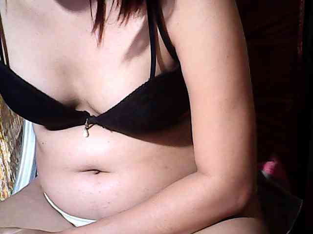 HornyNica webcam