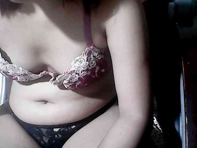 HornyNica webcam