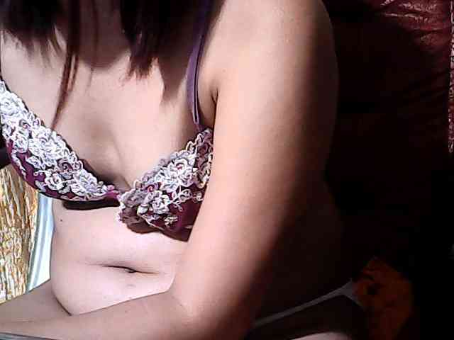 HornyNica webcam