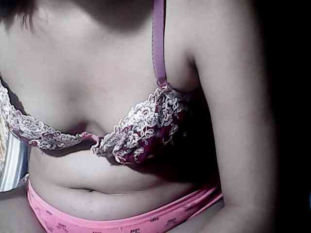 HornyNica webcam