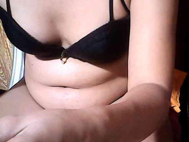 HornyNica webcam