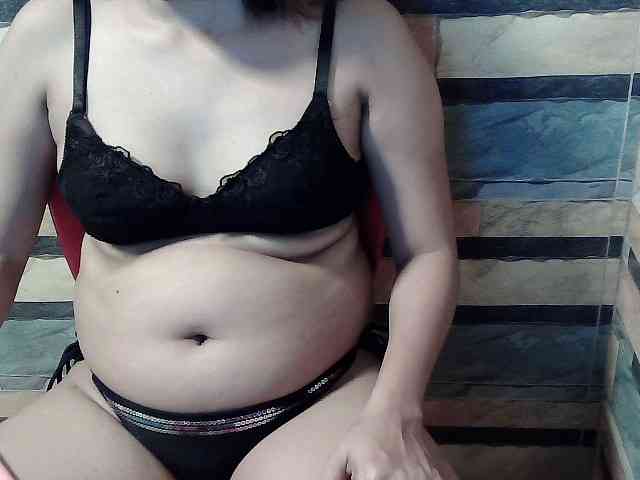 HornyNica webcam