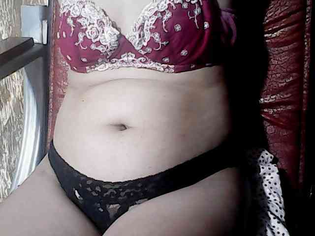 HornyNica webcam