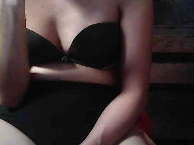HornyNica webcam