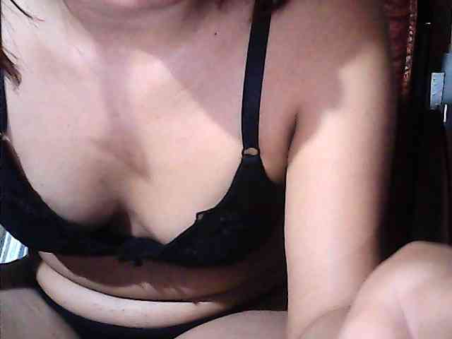 HornyNica webcam