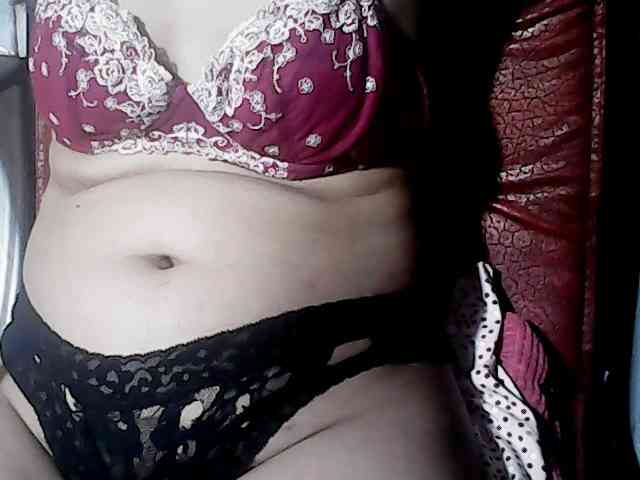 HornyNica webcam