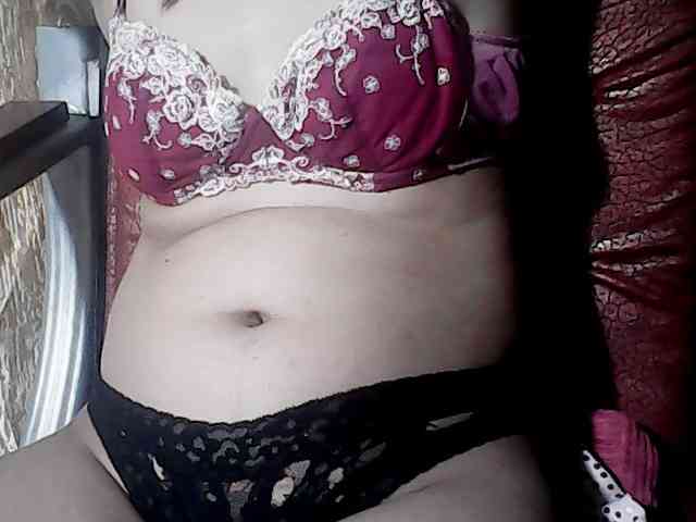 HornyNica webcam