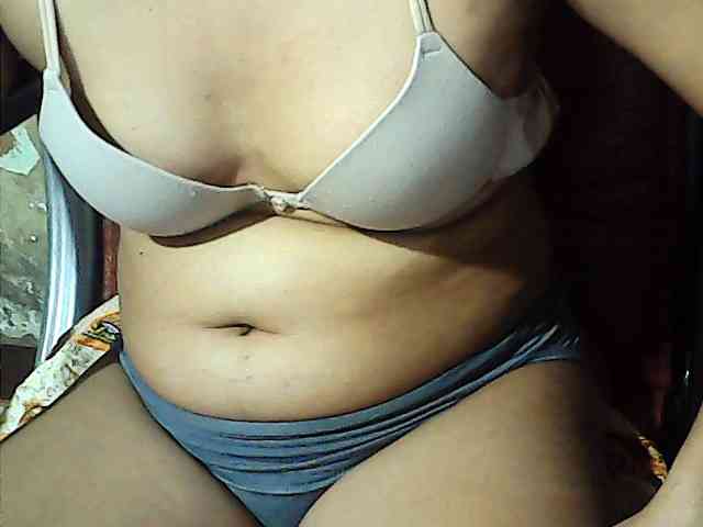 HornyNica webcam