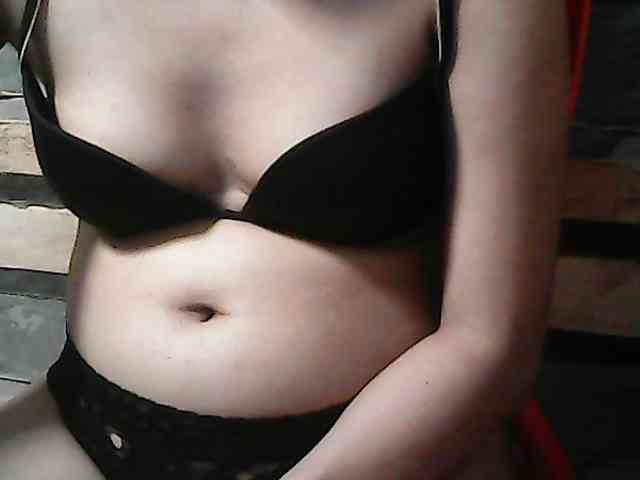 HornyNica webcam