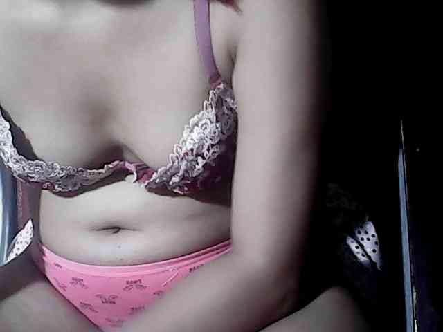 HornyNica webcam