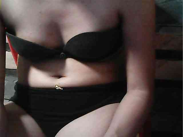 HornyNica webcam