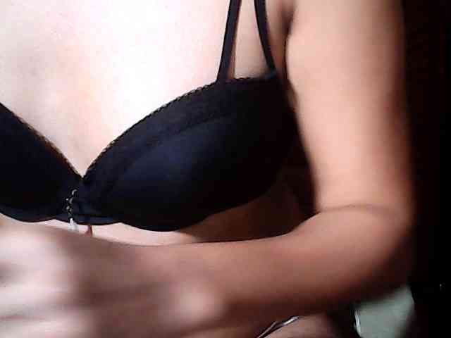 HornyNica webcam