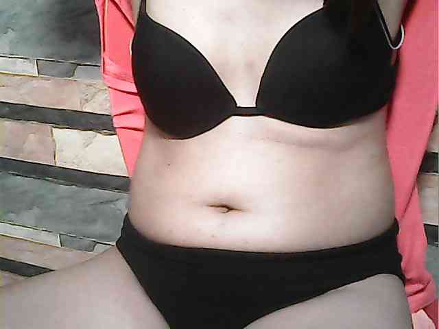 HornyNica webcam