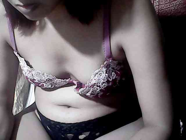 HornyNica webcam