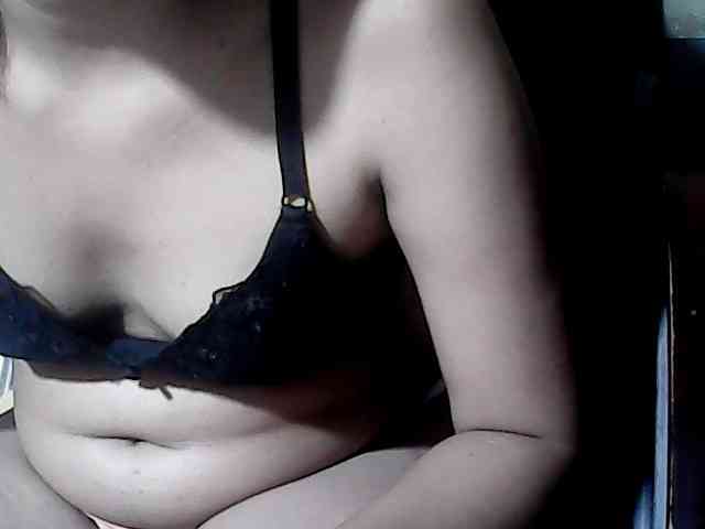 HornyNica webcam