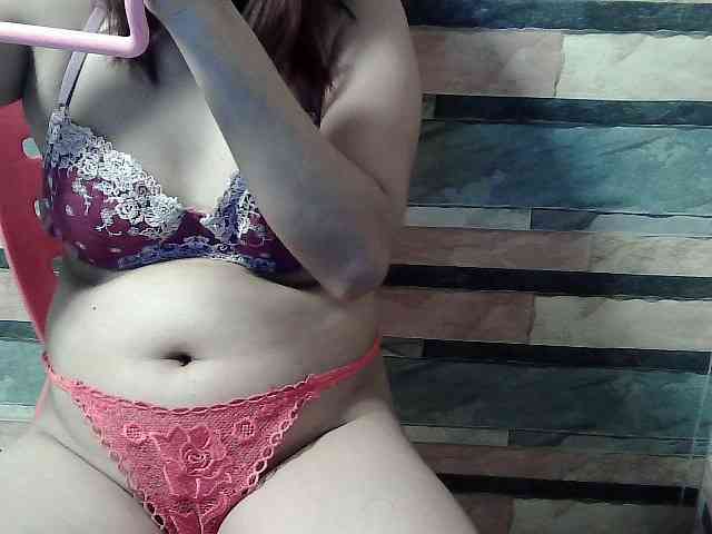 HornyNica webcam