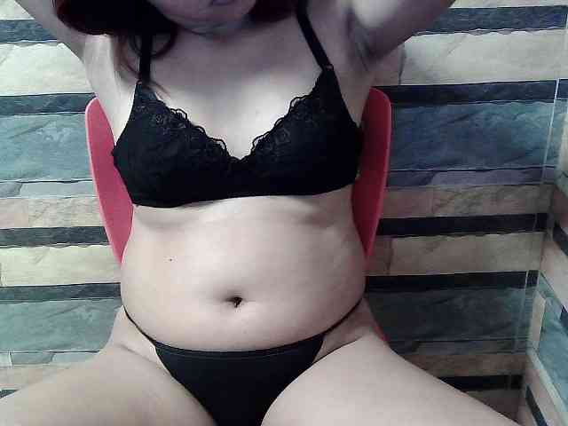 HornyNica webcam