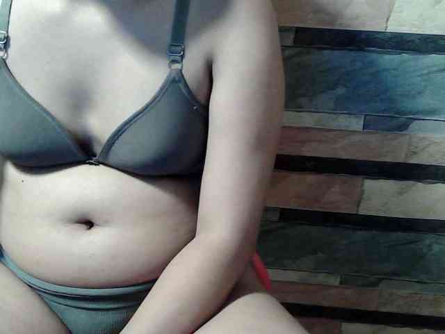 HornyNica webcam