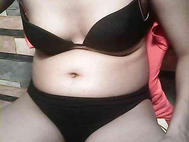 HornyNica webcam