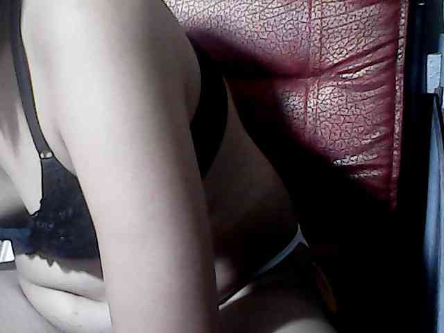 HornyNica webcam