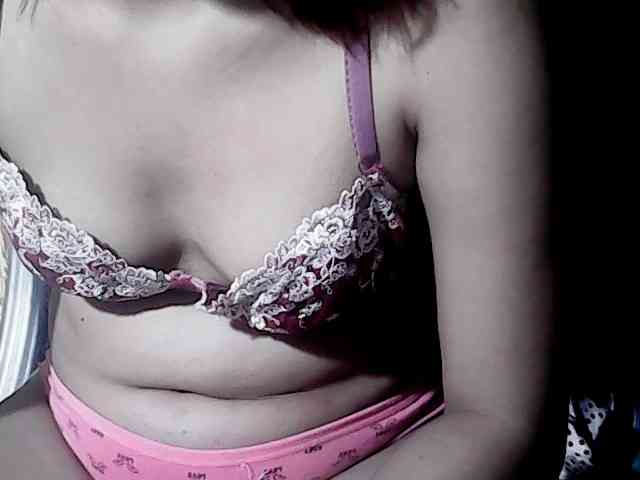 HornyNica webcam