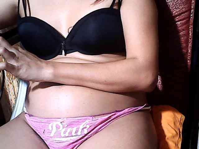 HornyNica webcam