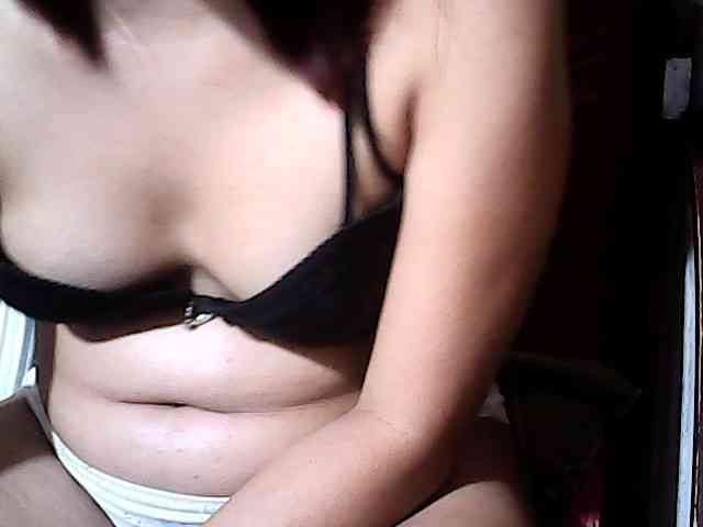 HornyNica webcam