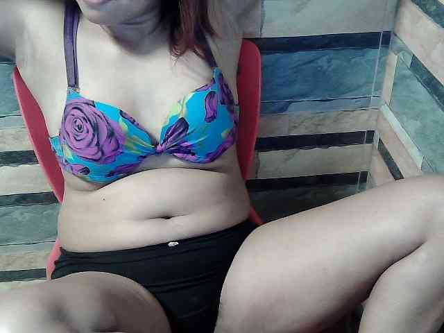 HornyNica webcam