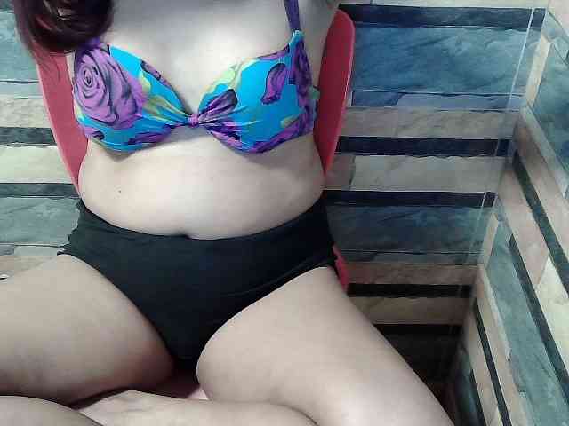 HornyNica webcam