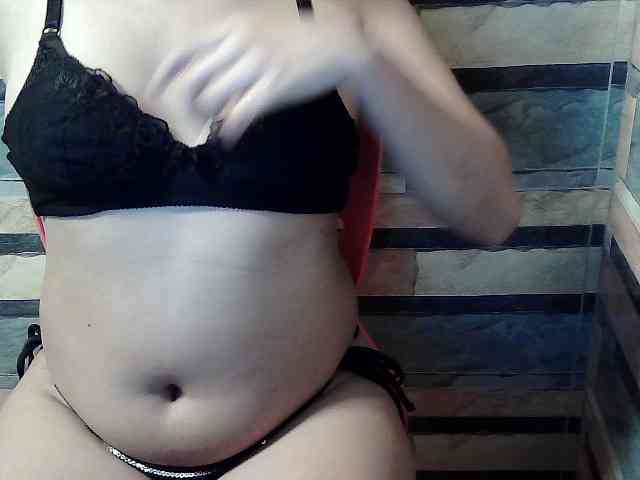 HornyNica webcam