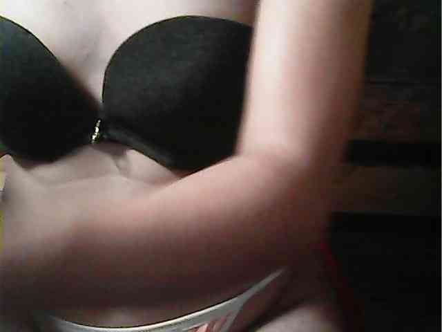HornyNica webcam