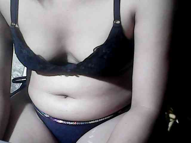 HornyNica webcam