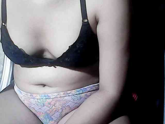 HornyNica webcam