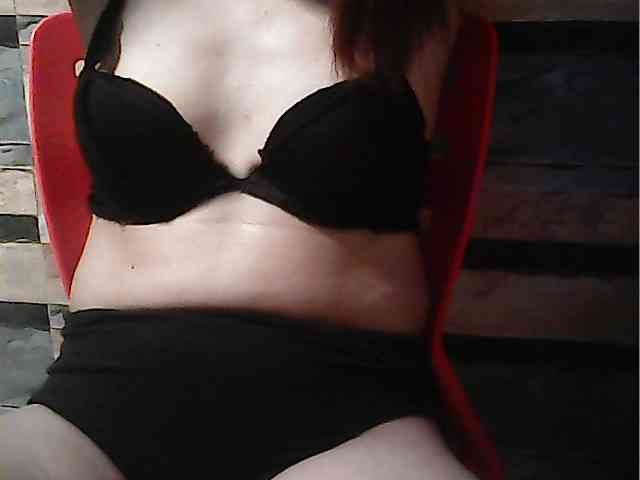 HornyNica webcam