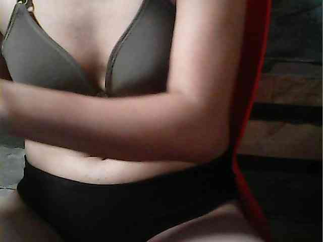 HornyNica webcam