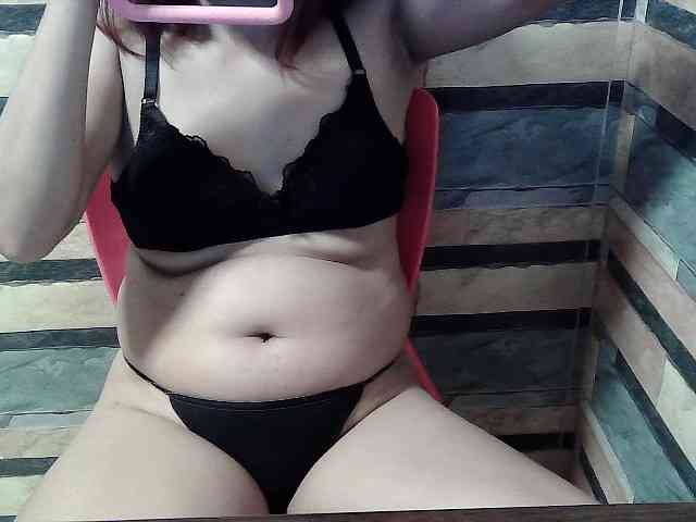 HornyNica webcam