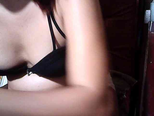 HornyNica webcam