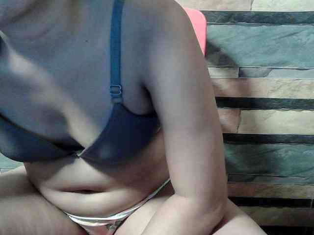 HornyNica webcam