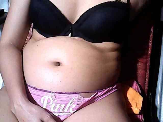 HornyNica webcam
