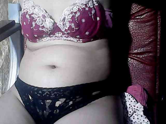 HornyNica webcam